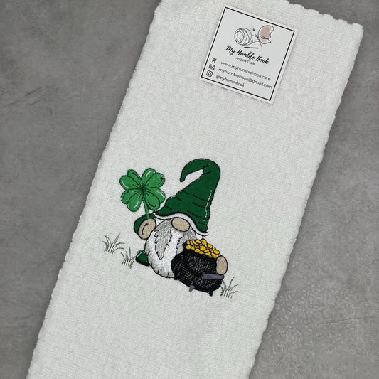 St Patrick's Day Kitchen Towel / Leprechaun Gnome Decorative Towel / Lucky Four Leaf Clover Hand Towel